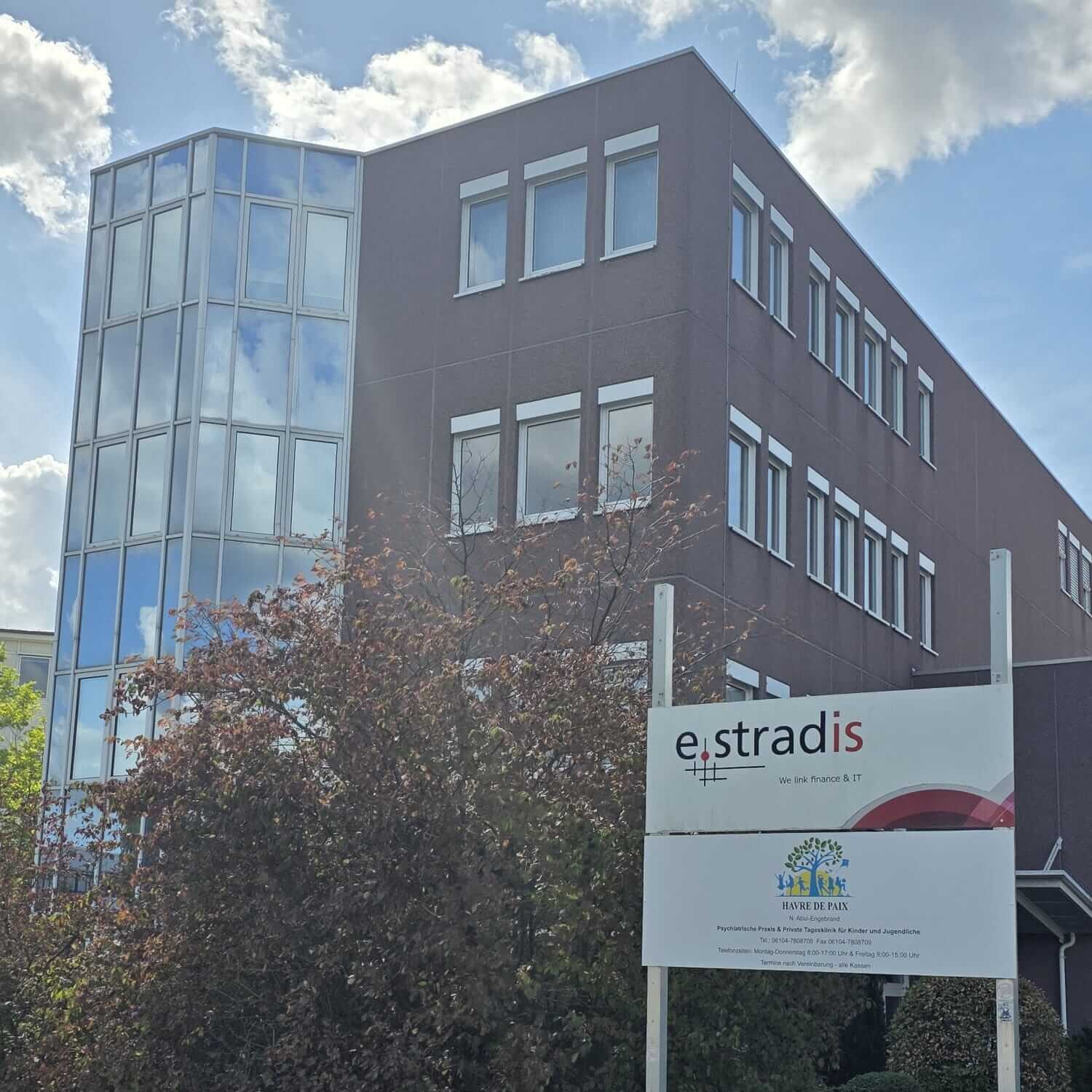 KJP Praxis und Tagesklinik für Kinder und Jugendliche at 12.45.55 (1)